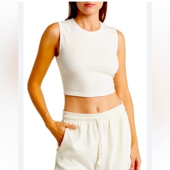 Nwt Womens weworewhat Muscle Tank Top Solid Off White Cropped Top Size Medium - Picture 16 of 16